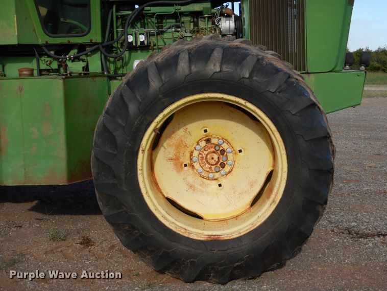 image for item DI0446 1974 John Deere 7520  4WD tractor