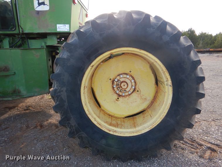 image for item DI0446 1974 John Deere 7520  4WD tractor