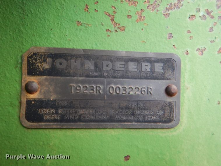 image for item DI0446 1974 John Deere 7520  4WD tractor