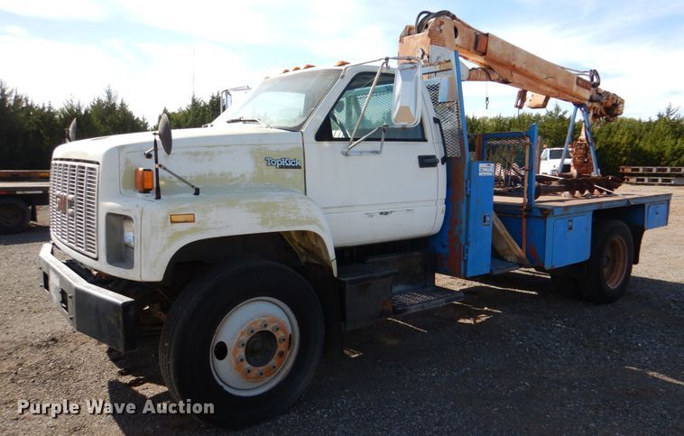 image for item DI0447 1994 GMC TopKick C5500  digger derrick truck