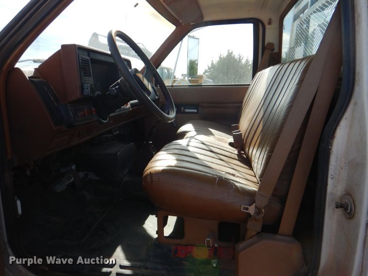 image for item DI0447 1994 GMC TopKick C5500  digger derrick truck