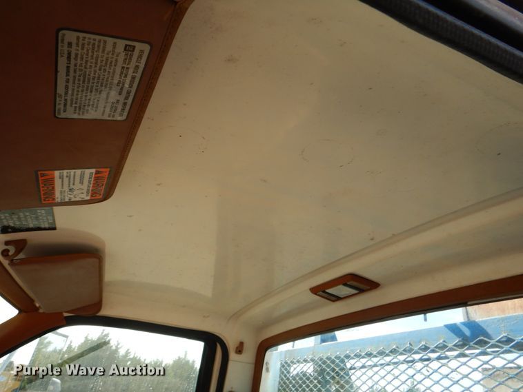 image for item DI0447 1994 GMC TopKick C5500  digger derrick truck