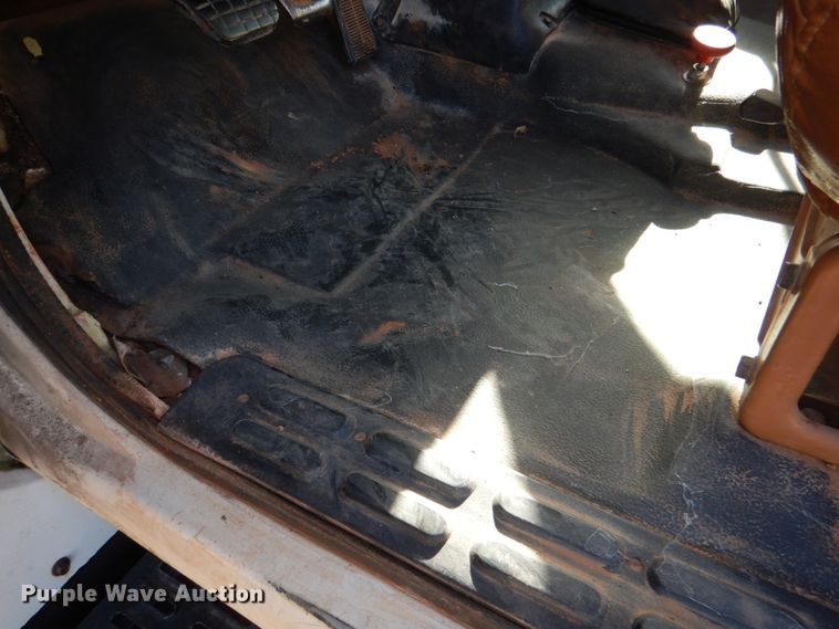 image for item DI0447 1994 GMC TopKick C5500  digger derrick truck