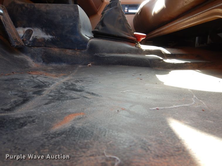 image for item DI0447 1994 GMC TopKick C5500  digger derrick truck