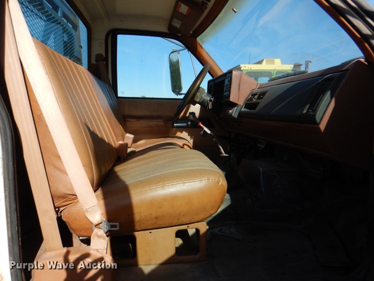 image for item DI0447 1994 GMC TopKick C5500  digger derrick truck