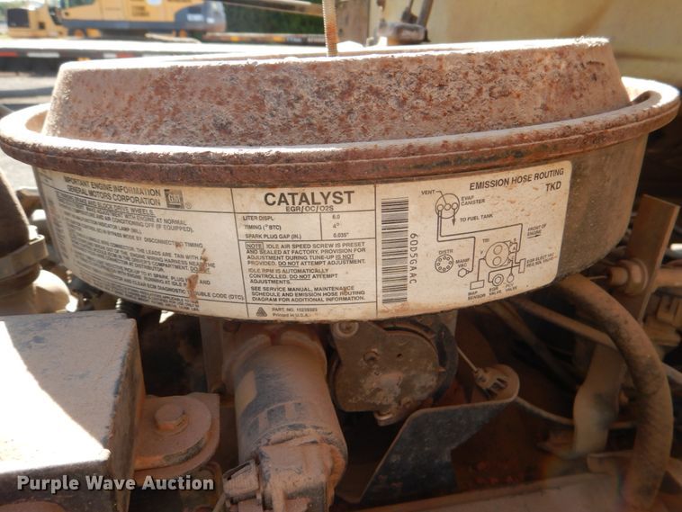 image for item DI0447 1994 GMC TopKick C5500  digger derrick truck