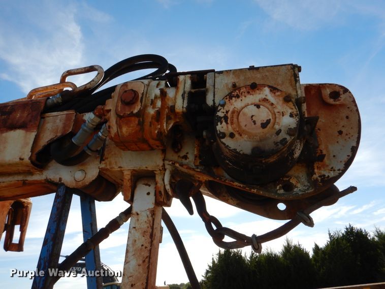 image for item DI0447 1994 GMC TopKick C5500  digger derrick truck