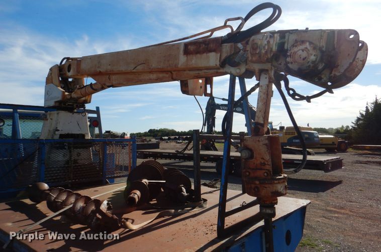 image for item DI0447 1994 GMC TopKick C5500  digger derrick truck