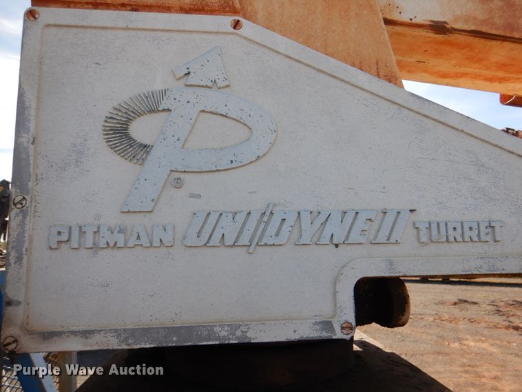 image for item DI0447 1994 GMC TopKick C5500  digger derrick truck