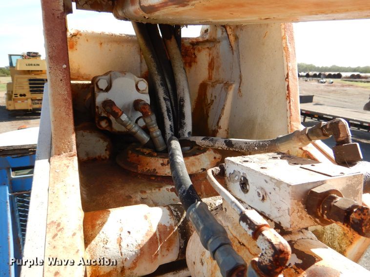 image for item DI0447 1994 GMC TopKick C5500  digger derrick truck