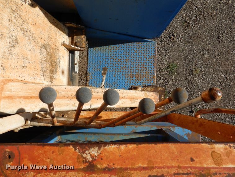 image for item DI0447 1994 GMC TopKick C5500  digger derrick truck