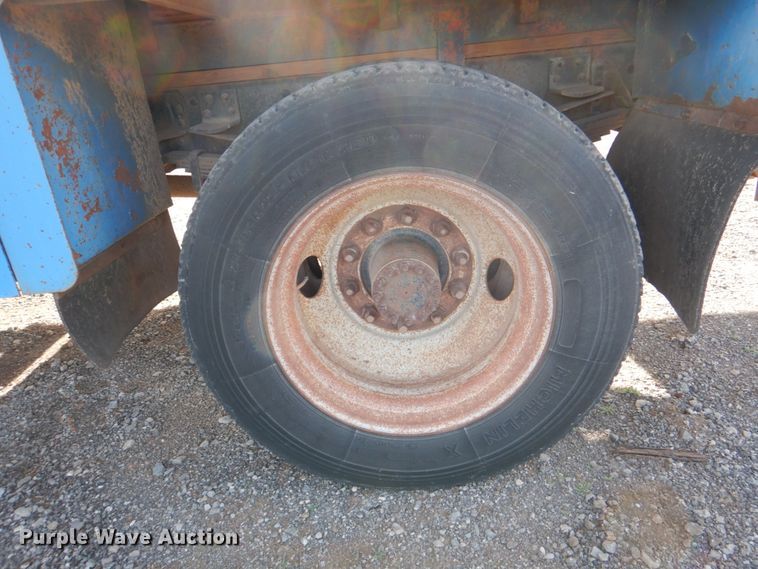 image for item DI0447 1994 GMC TopKick C5500  digger derrick truck