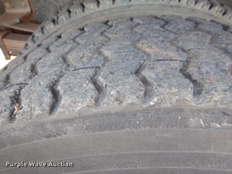 image for item DI0447 1994 GMC TopKick C5500  digger derrick truck