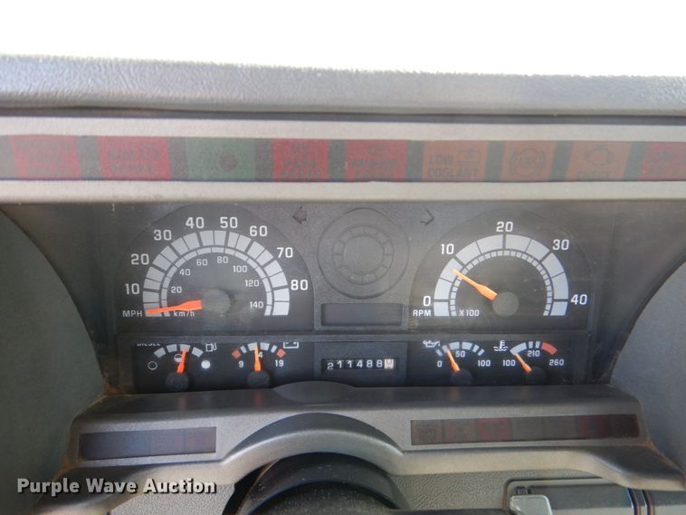 image for item DI0448 1999 GMC C6500  winch truck