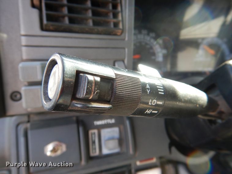 image for item DI0448 1999 GMC C6500  winch truck