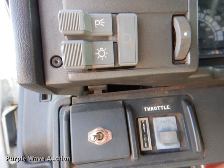 image for item DI0448 1999 GMC C6500  winch truck