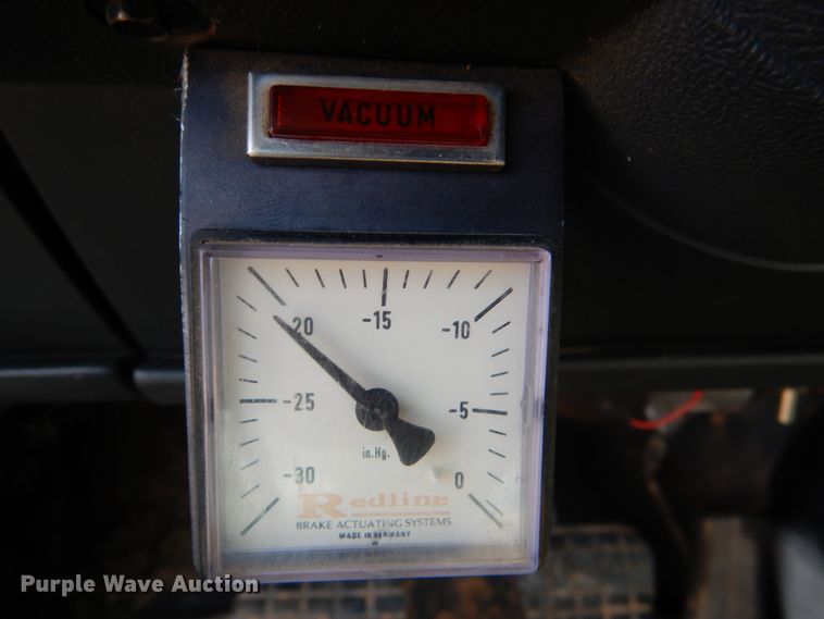 image for item DI0448 1999 GMC C6500  winch truck