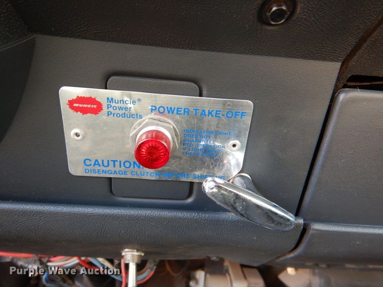 image for item DI0448 1999 GMC C6500  winch truck