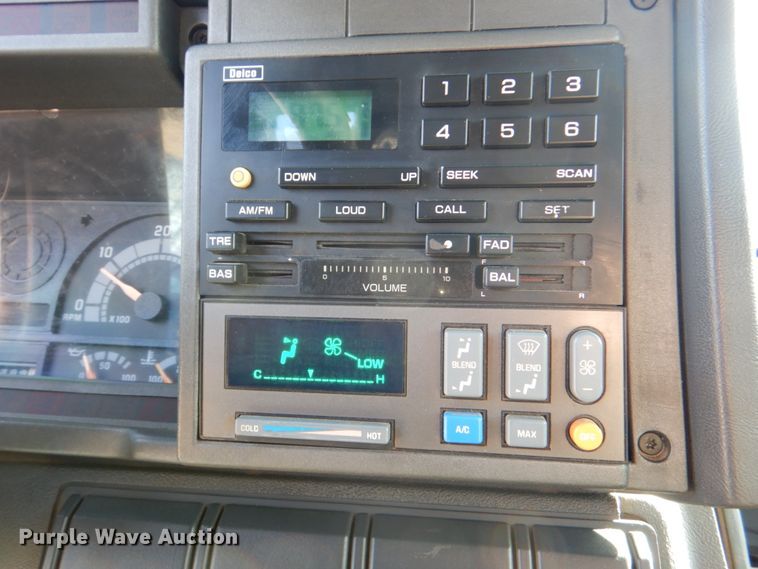 image for item DI0448 1999 GMC C6500  winch truck