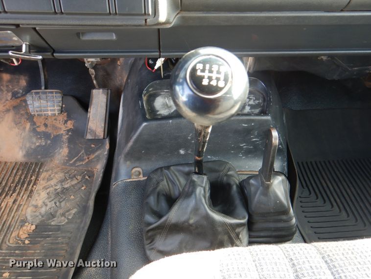 image for item DI0448 1999 GMC C6500  winch truck