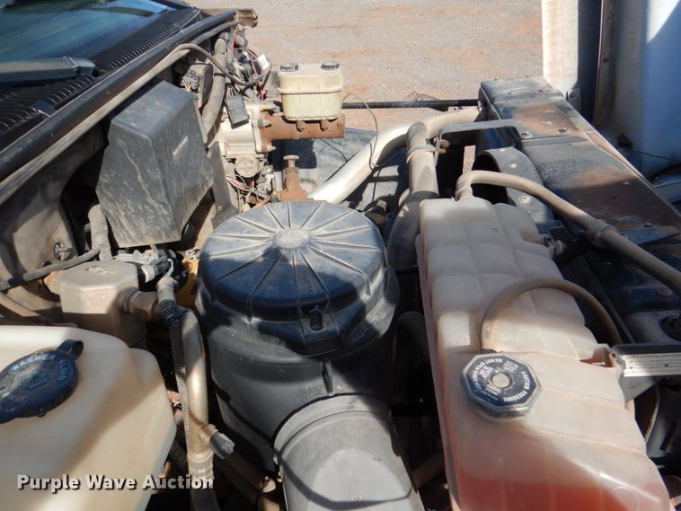 image for item DI0448 1999 GMC C6500  winch truck