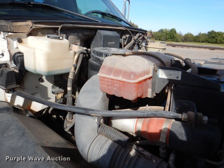 image for item DI0448 1999 GMC C6500  winch truck