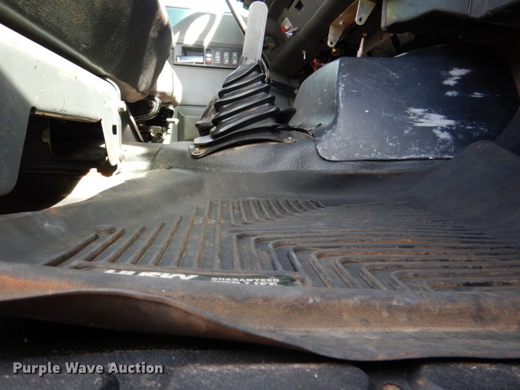 image for item DI0448 1999 GMC C6500  winch truck