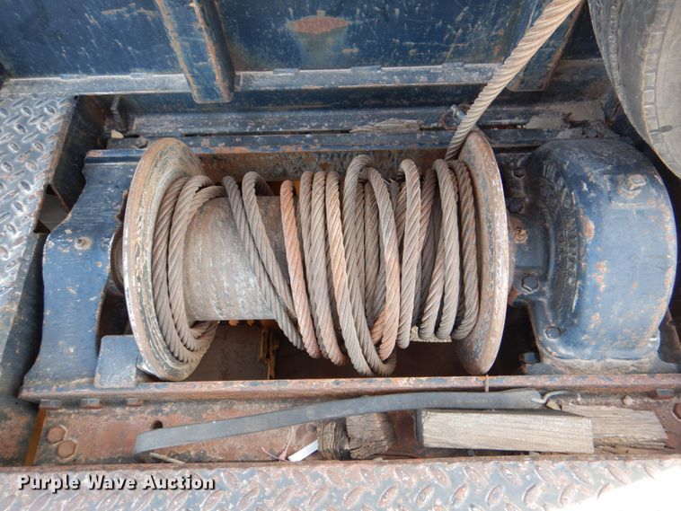 image for item DI0448 1999 GMC C6500  winch truck