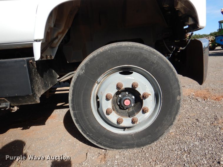 image for item DI0448 1999 GMC C6500  winch truck