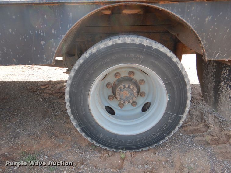 image for item DI0448 1999 GMC C6500  winch truck