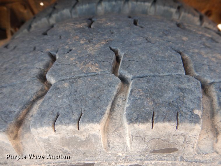 image for item DI0448 1999 GMC C6500  winch truck