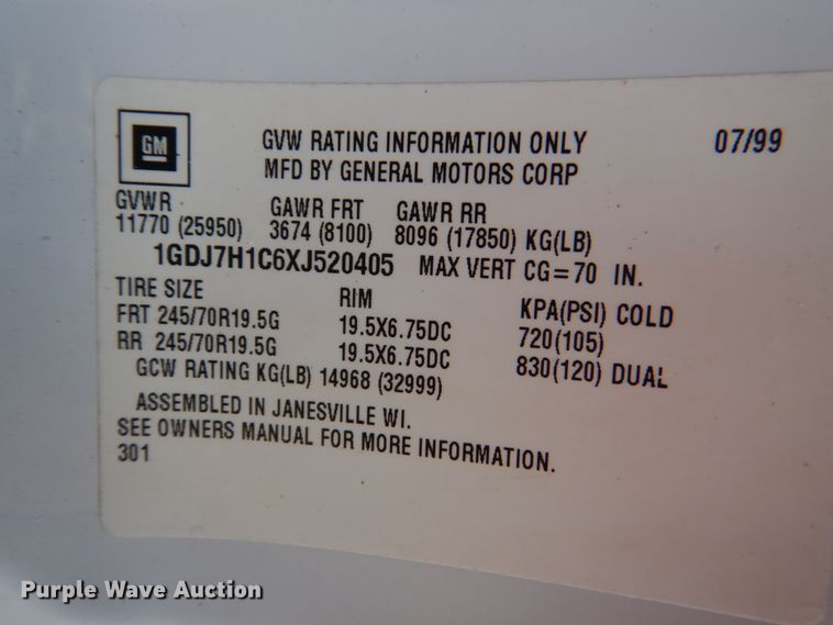 image for item DI0448 1999 GMC C6500  winch truck