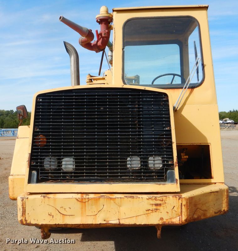 image for item DI0450 1983 John Deere 762A  water wagon