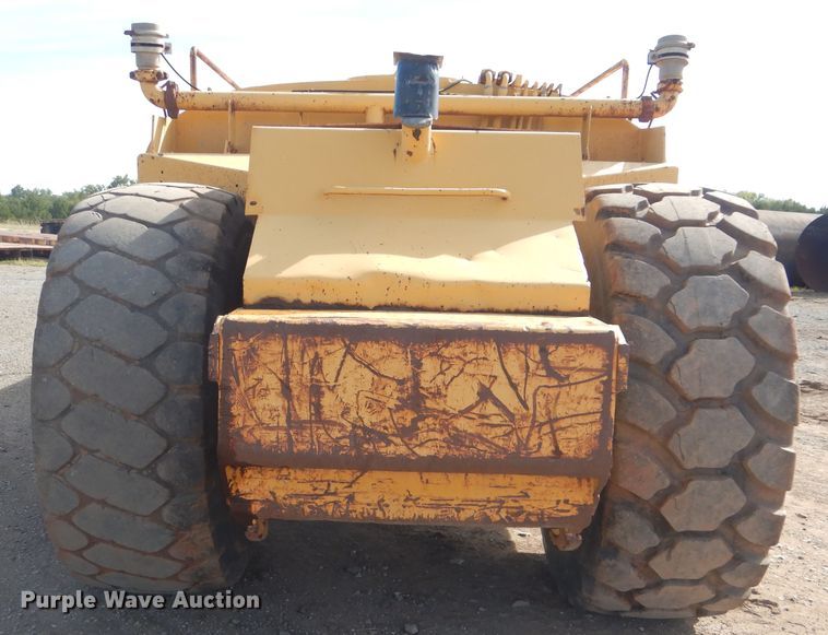 image for item DI0450 1983 John Deere 762A  water wagon