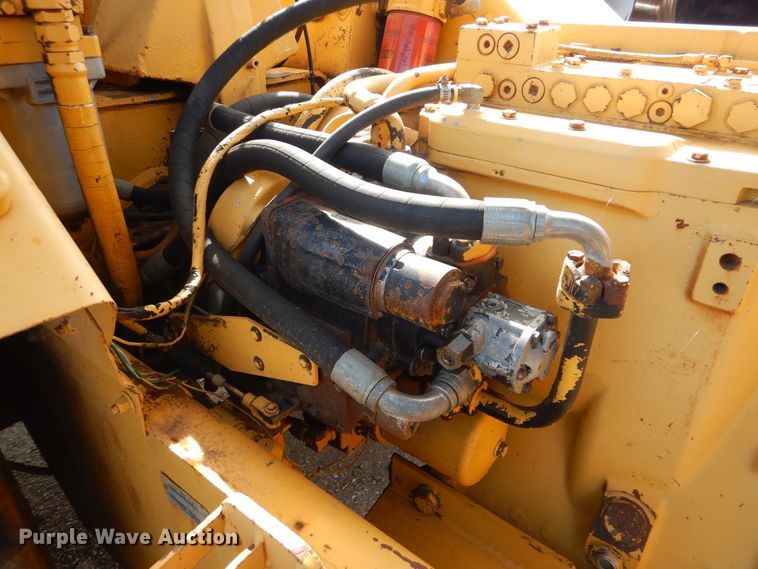 image for item DI0450 1983 John Deere 762A  water wagon