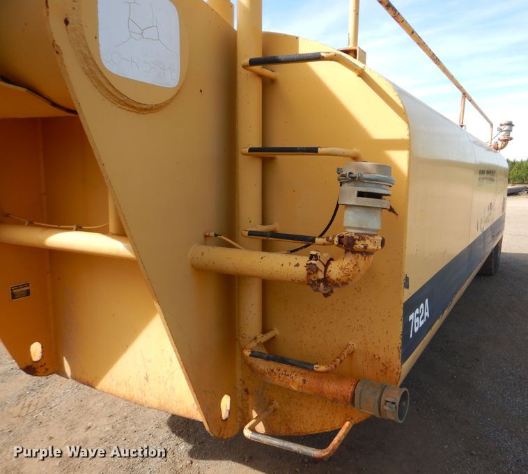 image for item DI0450 1983 John Deere 762A  water wagon