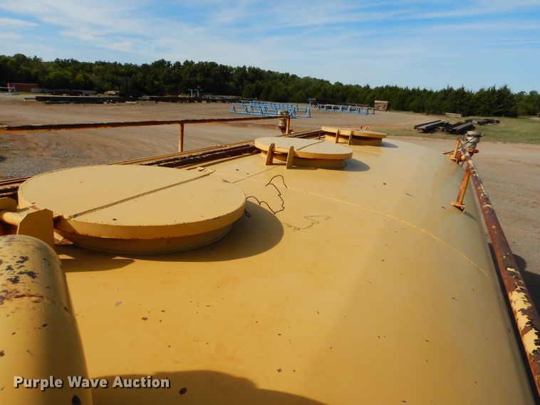 image for item DI0450 1983 John Deere 762A  water wagon