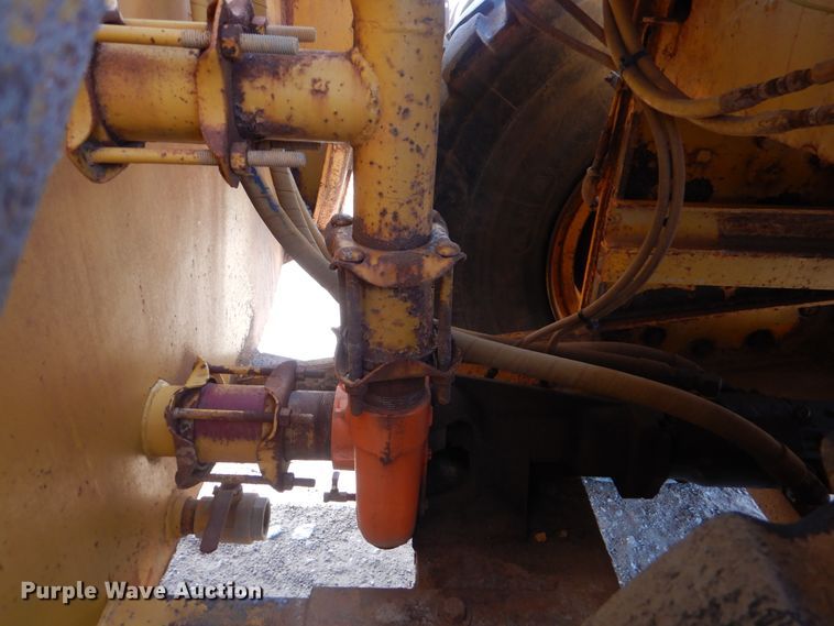 image for item DI0450 1983 John Deere 762A  water wagon