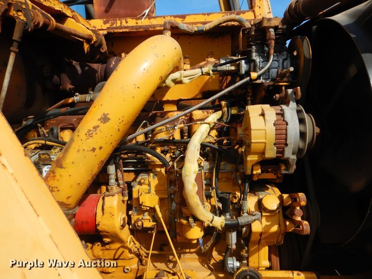 image for item DI0450 1983 John Deere 762A  water wagon