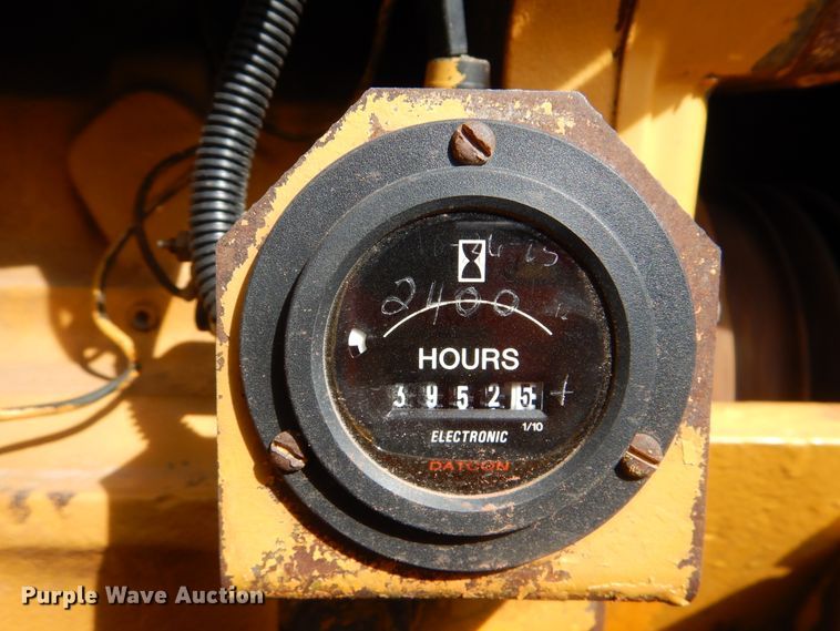 image for item DI0450 1983 John Deere 762A  water wagon