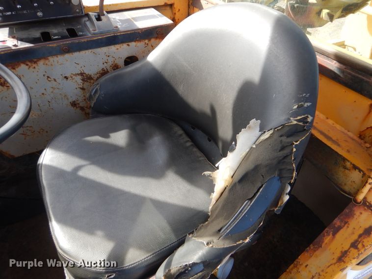 image for item DI0450 1983 John Deere 762A  water wagon