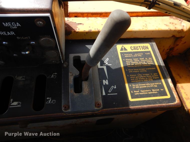 image for item DI0450 1983 John Deere 762A  water wagon