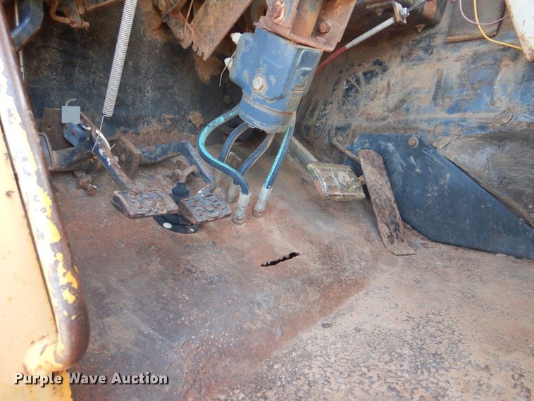 image for item DI0450 1983 John Deere 762A  water wagon