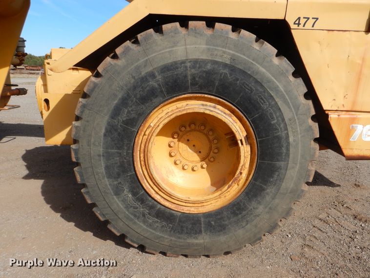 image for item DI0450 1983 John Deere 762A  water wagon