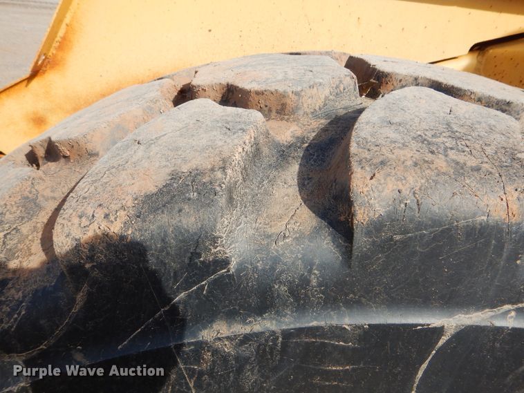 image for item DI0450 1983 John Deere 762A  water wagon