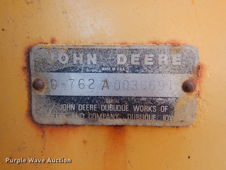 image for item DI0450 1983 John Deere 762A  water wagon