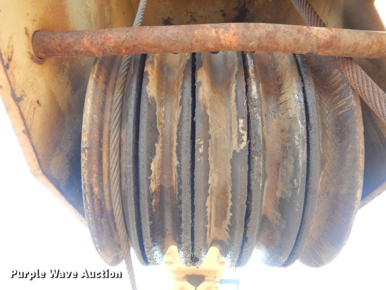 image for item DI0453 1979 Lorain LRT400  crane