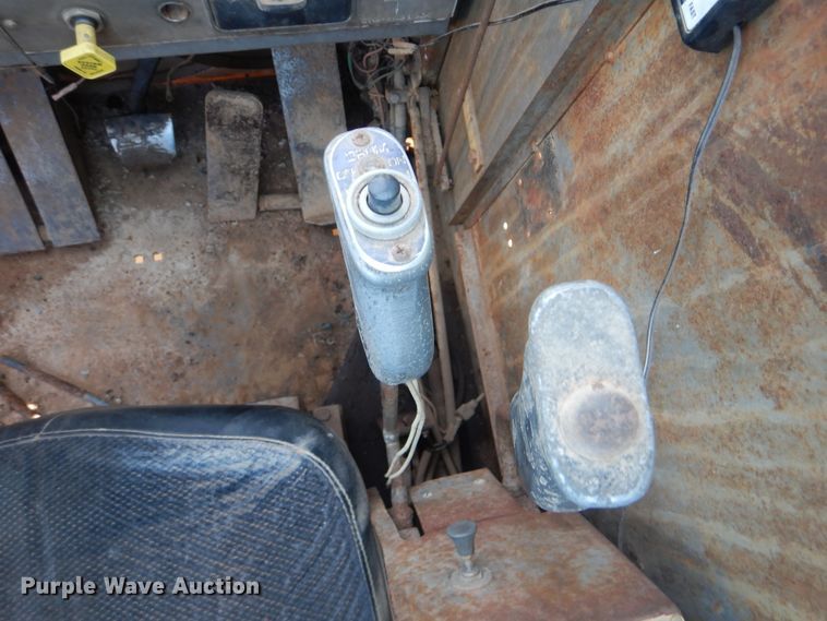 image for item DI0453 1979 Lorain LRT400  crane