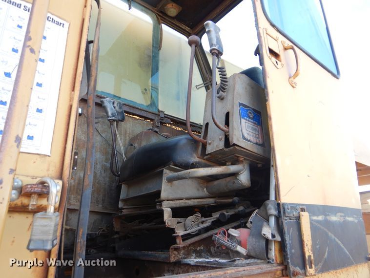 image for item DI0453 1979 Lorain LRT400  crane