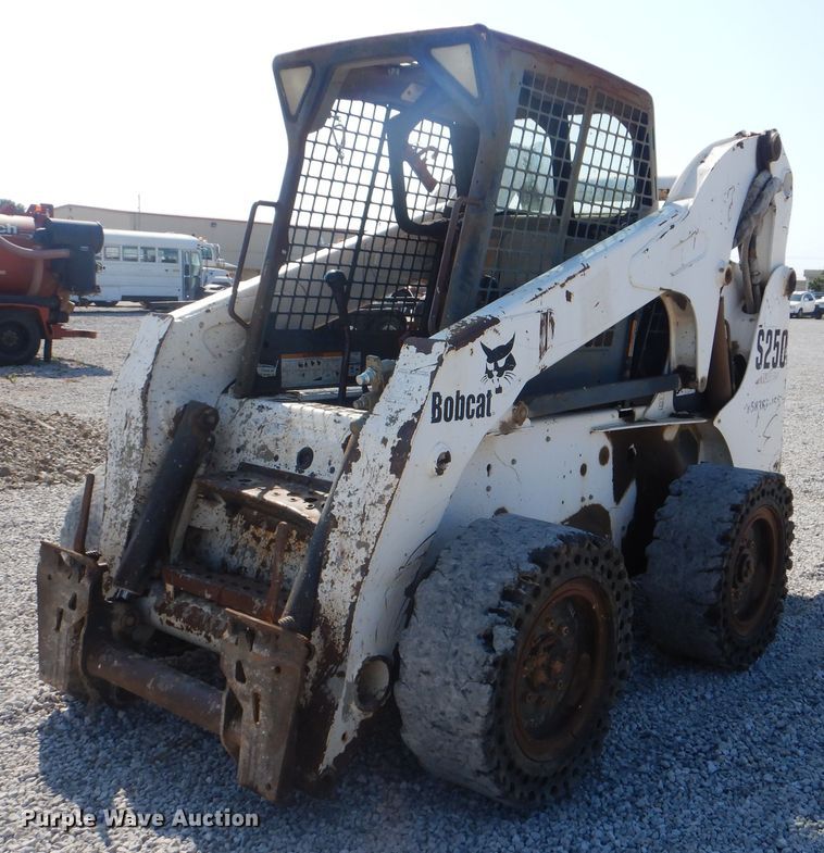image for item DI0468 2002 Bobcat S250  skid steer loader